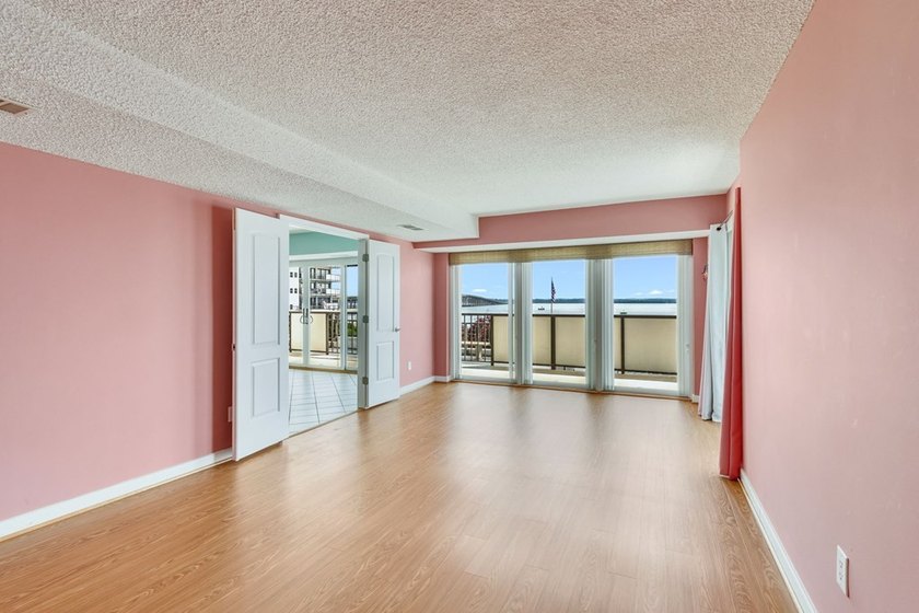 Where every day feels like a vacation! A Rare 3 bedroom, 2 bath - photo 21