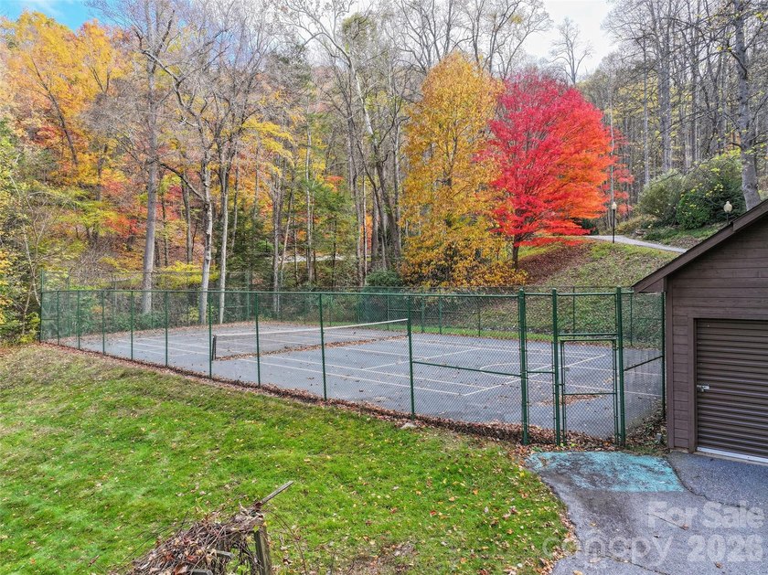 Discover a rare opportunity to build your dream mountain estate - photo 24