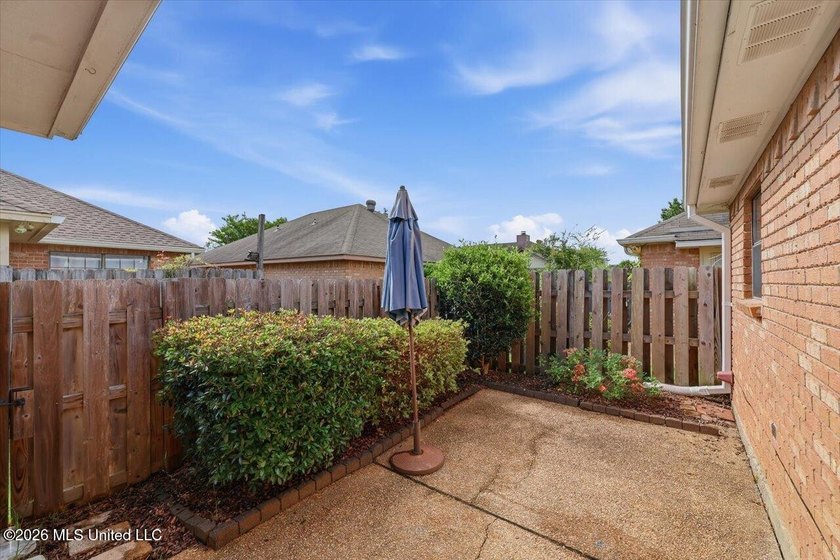 Welcome home to this well-maintained 2-bedroom, 2-bath home - photo 25