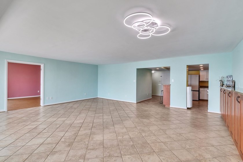 Where every day feels like a vacation! A Rare 3 bedroom, 2 bath - photo 29