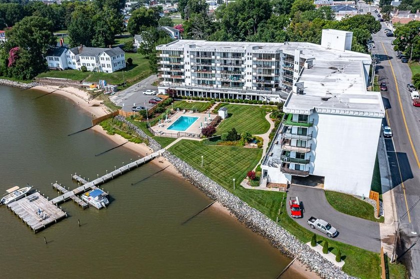 Where every day feels like a vacation! A Rare 3 bedroom, 2 bath - photo 45