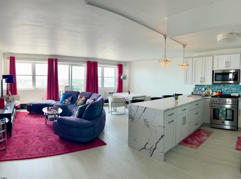 Beautifully renovated 2BR/2BA condo in Landmark Towers offering - photo 10