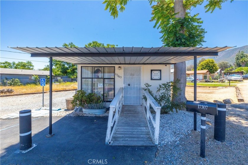Prime commercial opportunity on a high-visibility corner lot - photo 2