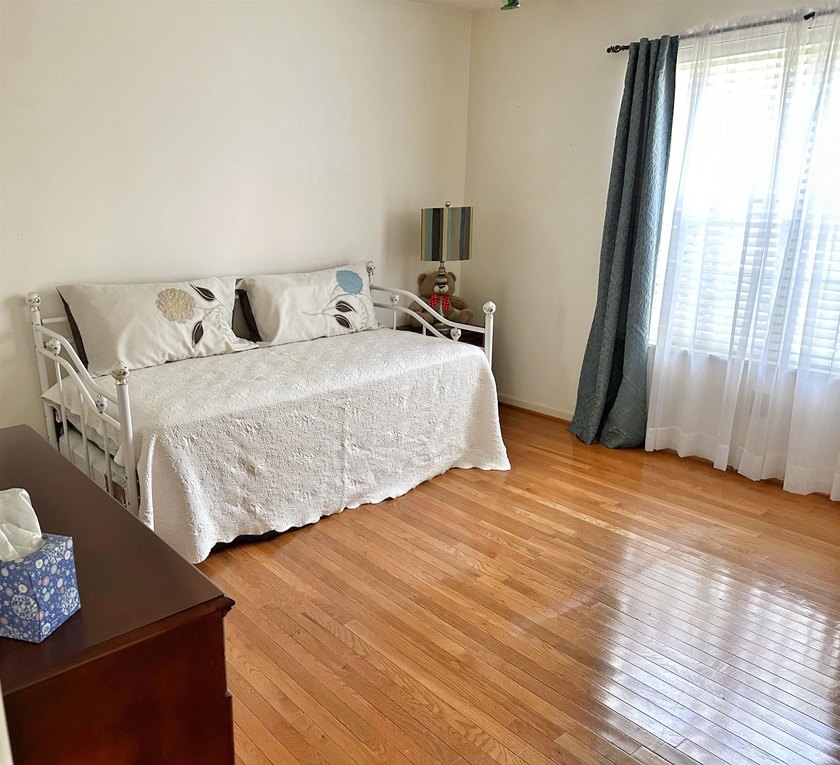 Experience the Lowcountry lifestyle in this charming 3-bedroom - photo 7