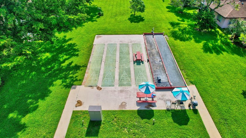 LIGHT and BRIGHT open concept SINGLE FAMILY HOME 6 miles to - photo 27