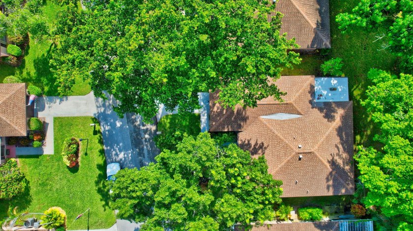 LIGHT and BRIGHT open concept SINGLE FAMILY HOME 6 miles to - photo 32
