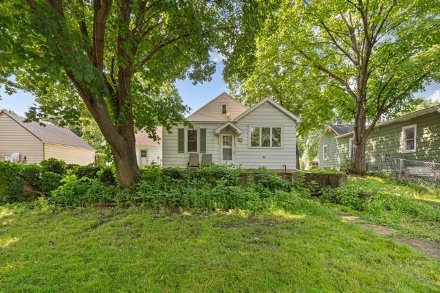 3-bedroom home nestled in the heart of West Mankato. Updated - photo 4