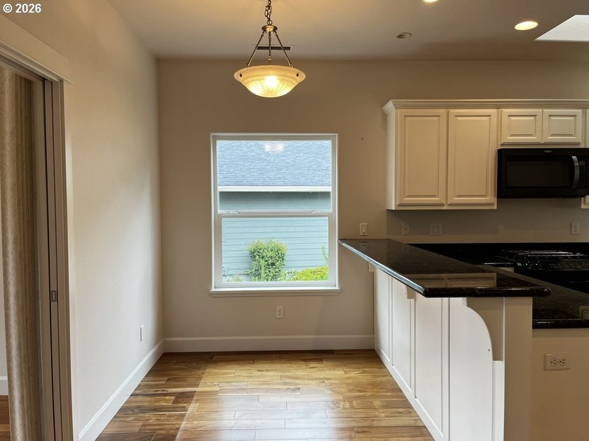 Welcome to this beautifully maintained 3-bedroom, 2.5-bath home - photo 10