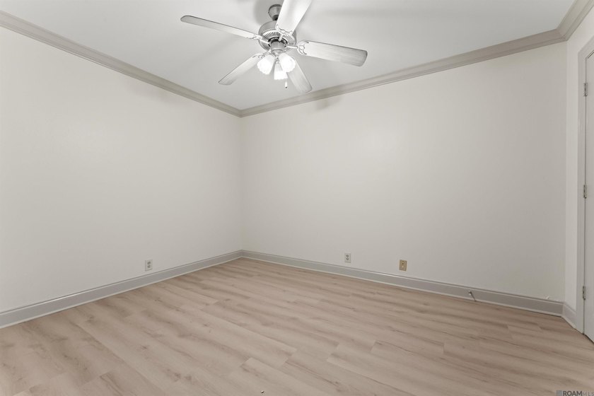 UNIT 105 - BEAUTIFUL FIRST FLOOR UNIT. DOWNTOWN LIVING AT ITS - photo 7