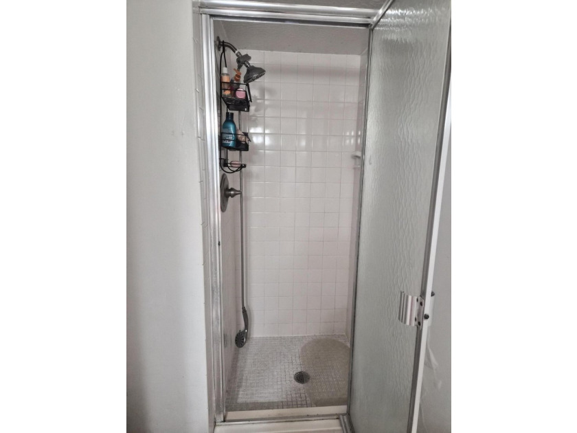Welcome to this well-appointed 2-bedroom, 2-bathroom condominium - photo 18