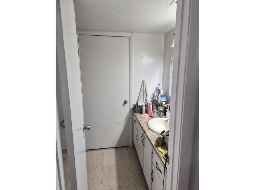 Welcome to this well-appointed 2-bedroom, 2-bathroom condominium - photo 19
