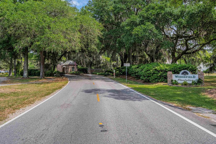 Beautifully maintained 2-bedroom, 1-bath condo located in the - photo 33
