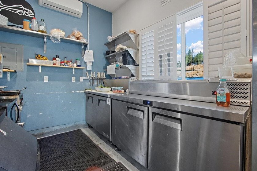 The successful Headwaters Bistro &amp; Deli is for sale! This is a - photo 46