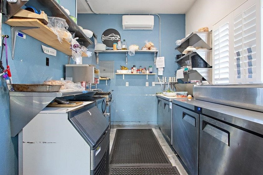 The successful Headwaters Bistro &amp; Deli is for sale! This is a - photo 47
