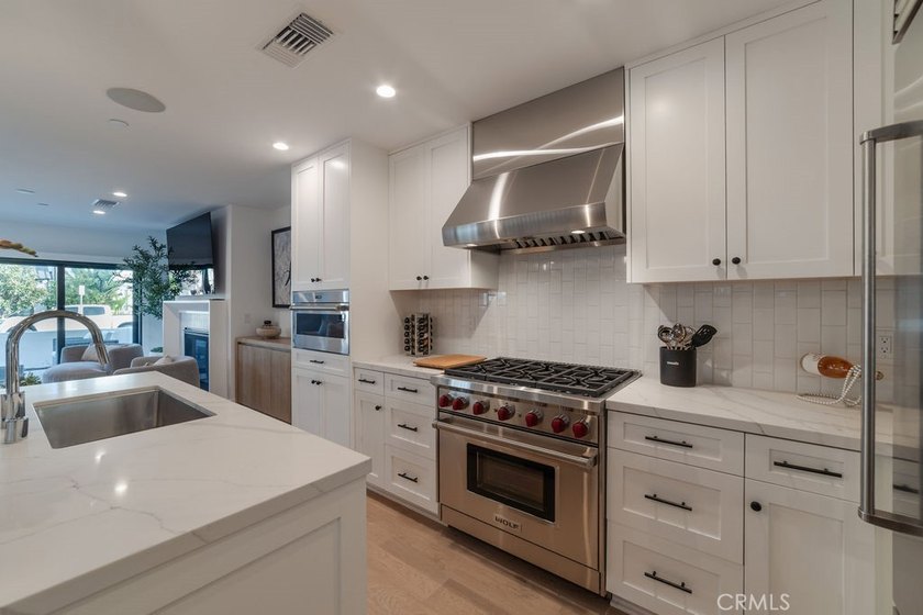 Step into the ultimate Corona del Mar lifestyle at 603 Acacia, a - photo 8