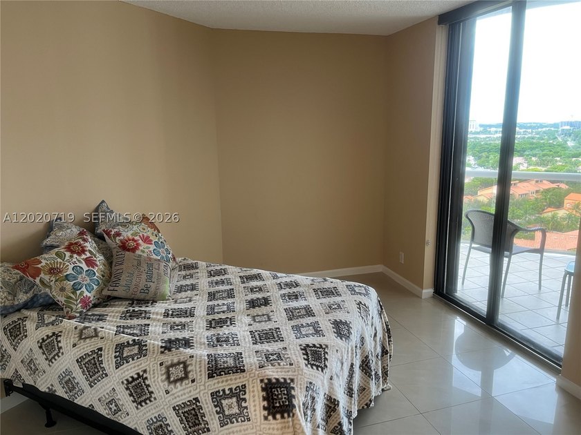 ATTENTION INVESTORS!! Excelent oportunity to purchase this unit - photo 11