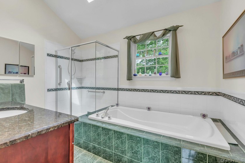 Welcome To This Spacious &amp; Well-Maintained Idle Hour Colonial - photo 21