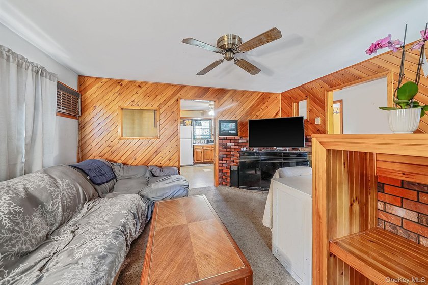 Welcome to this charming 2-bedroom, 2-bath home offering - photo 2