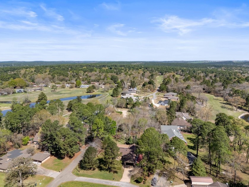 Welcome to your retreat in Holly Lake Ranch, a premier gated - photo 3