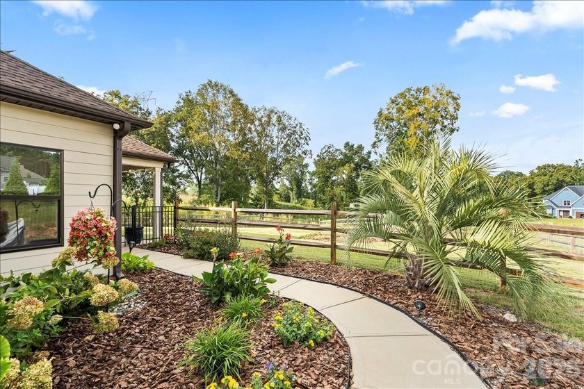 This rare beauty of a home is a MUST see!! An original JR Home - photo 7