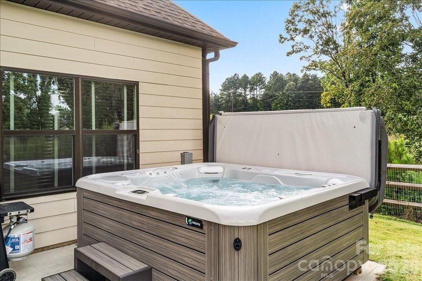 This rare beauty of a home is a MUST see!! An original JR Home - photo 9
