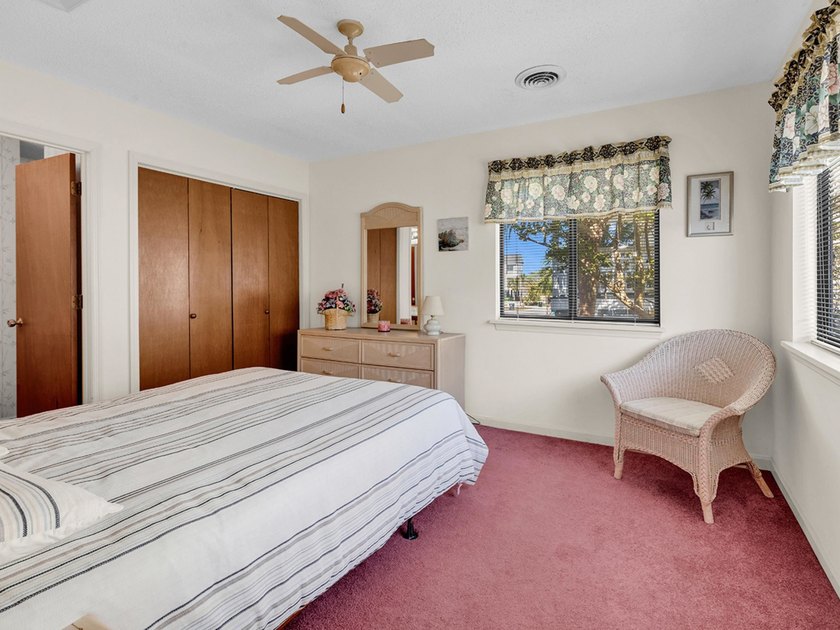 Queens Court Cottage #5 presents a unique and rare opportunity - photo 14