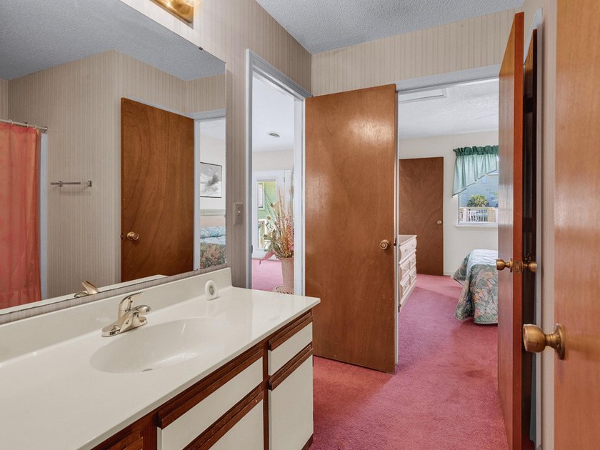 Queens Court Cottage #5 presents a unique and rare opportunity - photo 21