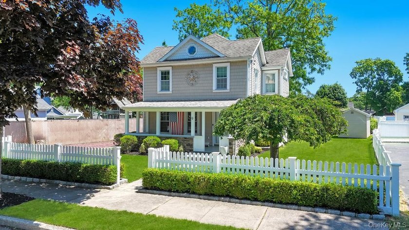 Welcome Home To This Breathtaking 1890 Colonial In The Heart Of - photo 5