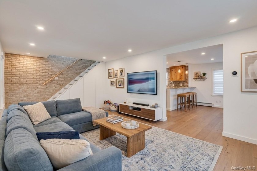 Welcome Home To This Breathtaking 1890 Colonial In The Heart Of - photo 8
