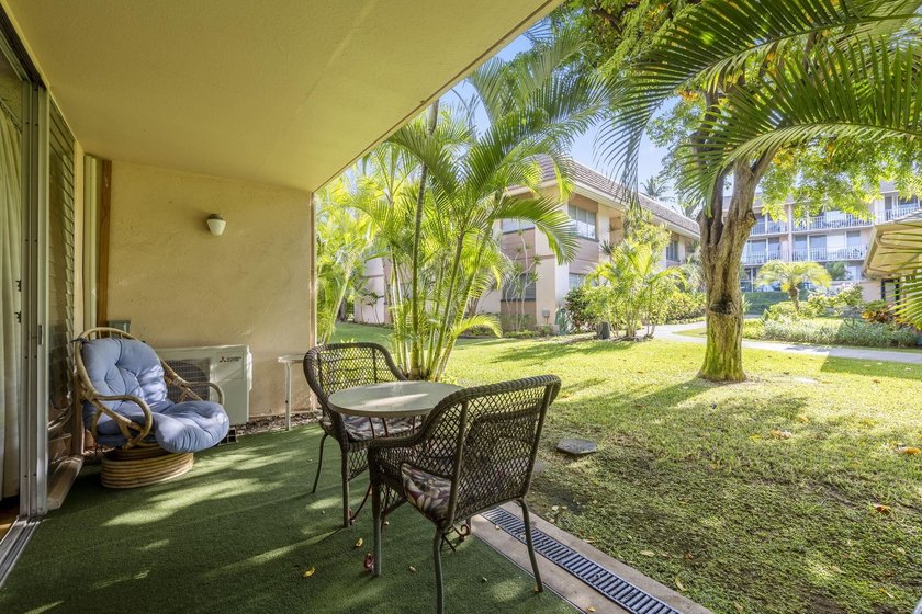 Across from Kamaole II Beach Park, in the heart of South Kihei - photo 2