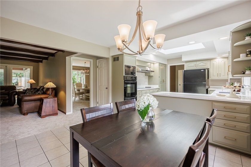 LOCATION, LIFESTYLE &amp; LUXURY - ALL IN ONE! Nestled in a quiet - photo 13