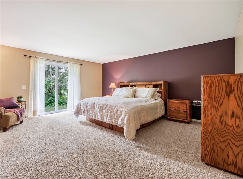 LOCATION, LIFESTYLE &amp; LUXURY - ALL IN ONE! Nestled in a quiet - photo 14