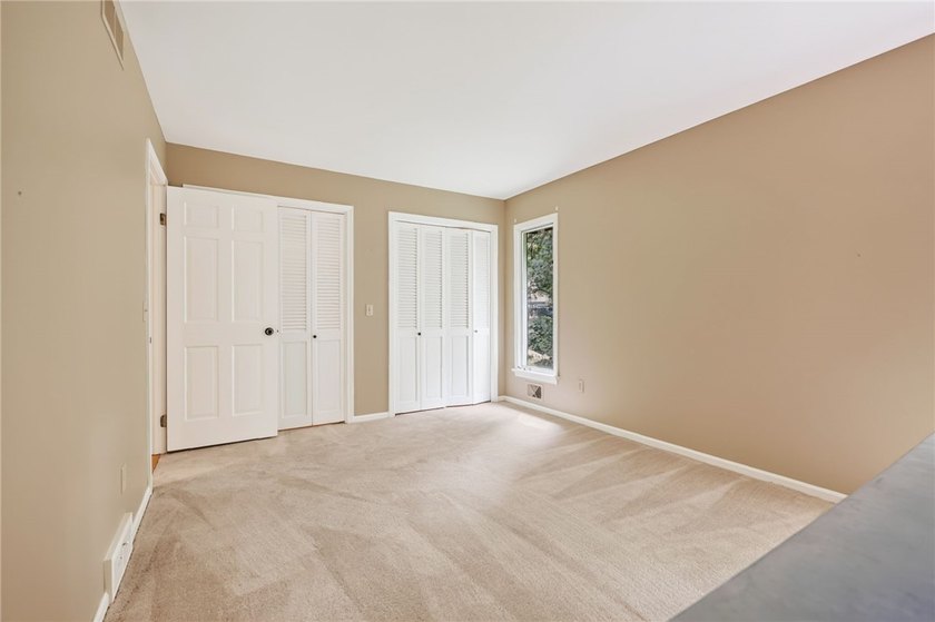 LOCATION, LIFESTYLE &amp; LUXURY - ALL IN ONE! Nestled in a quiet - photo 33