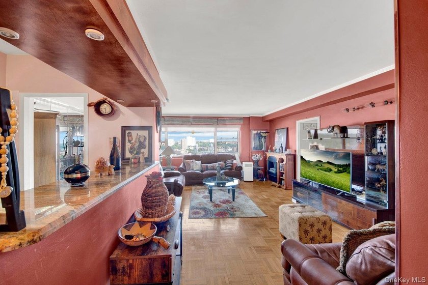 A Hidden Gem in Fordham Hill Oval - Spacious 2BR with Stunning - photo 8