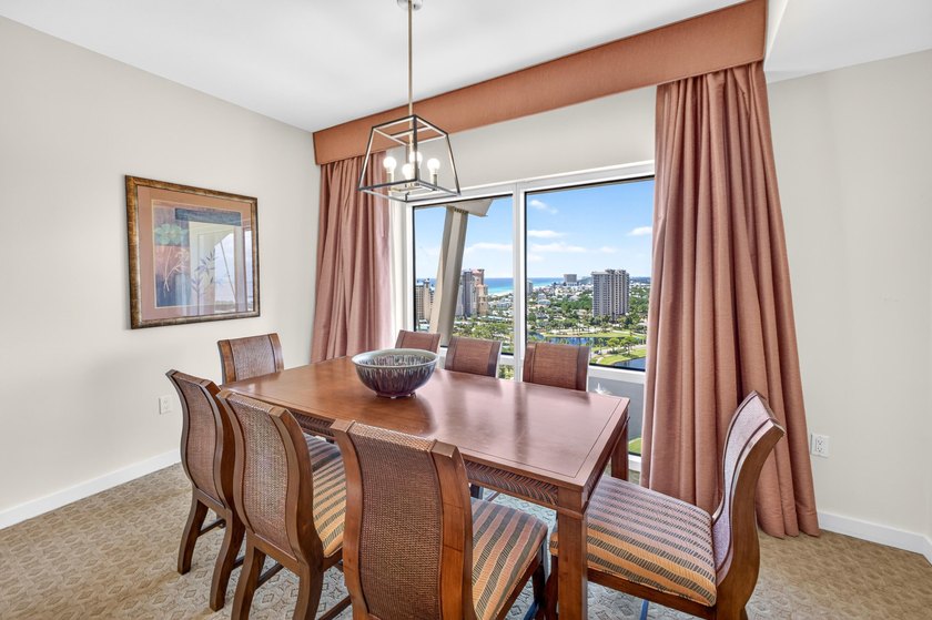 Perched on the 19th-floor penthouse level, this exceptional Luau - photo 9