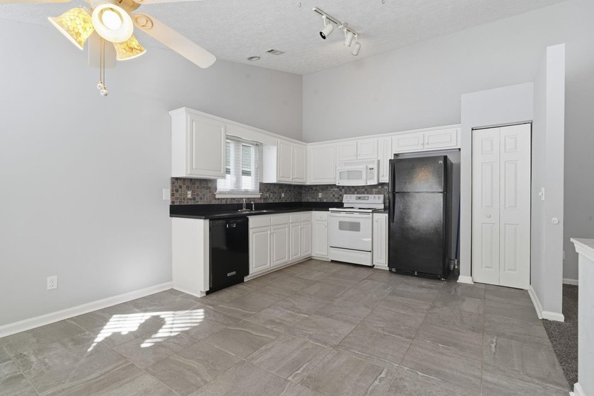 Welcome to this charming single-story ranch home located in one - photo 15