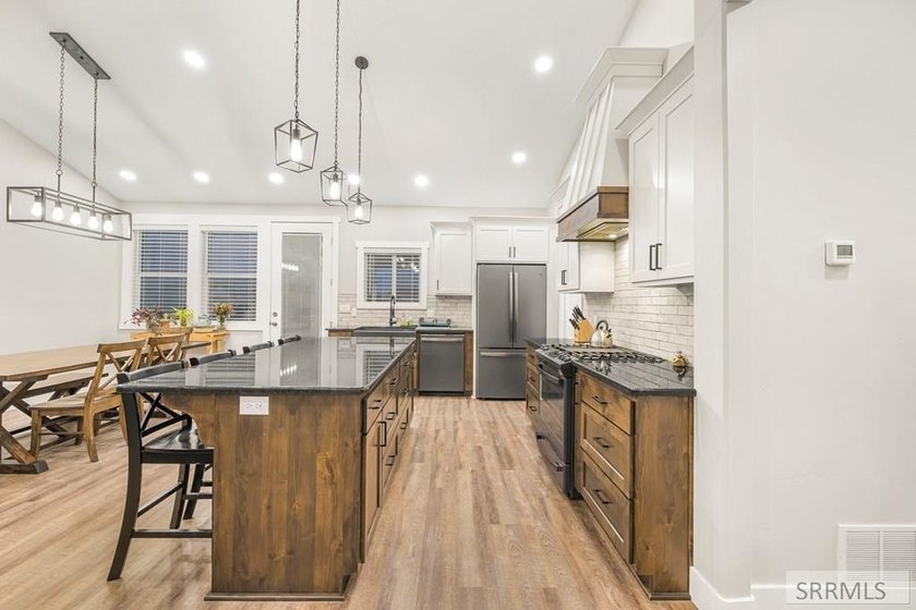 If you want a custom home with upgrades and features not often - photo 25