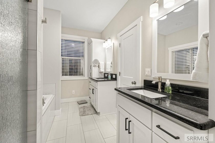 If you want a custom home with upgrades and features not often - photo 32