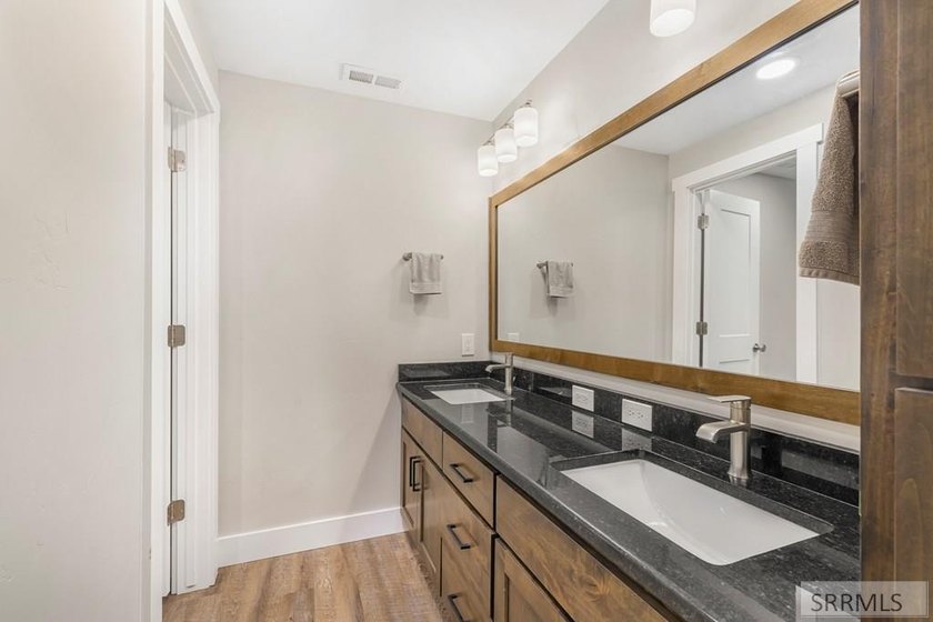 If you want a custom home with upgrades and features not often - photo 35