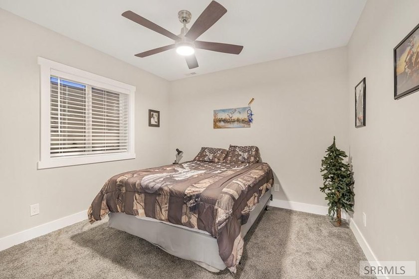 If you want a custom home with upgrades and features not often - photo 37