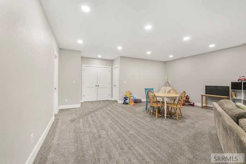 If you want a custom home with upgrades and features not often - photo 38