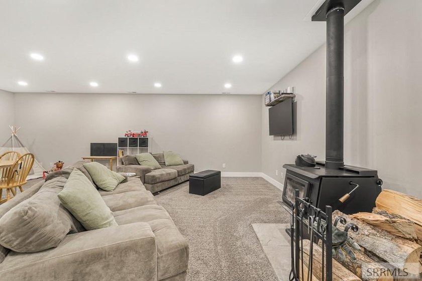 If you want a custom home with upgrades and features not often - photo 39