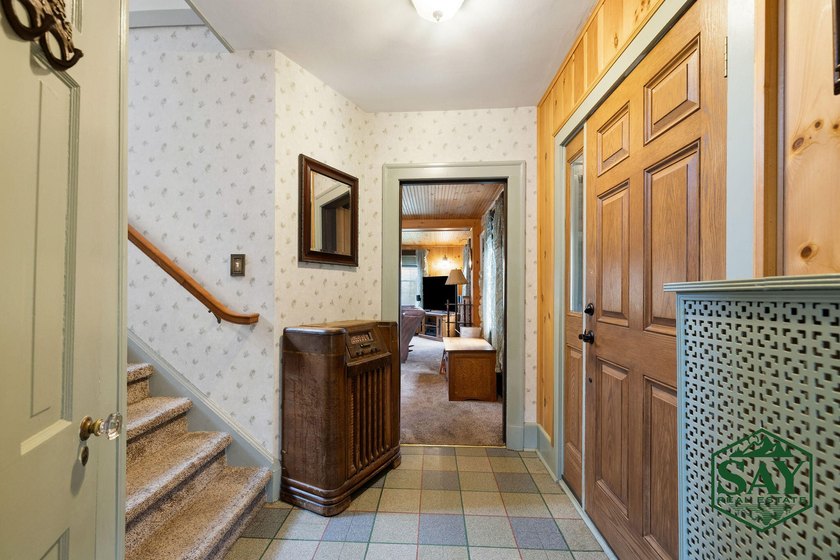 Welcome to 401 Lake Street -- a warm and inviting Adirondack - photo 8