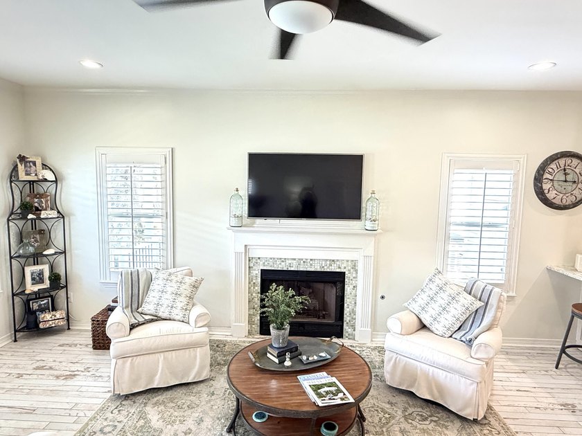 Located one block from Crystal beach and move-in ready...a - photo 9