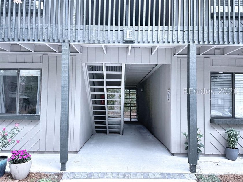 This first-floor beautifully remodeled 2 bedroom, 2 full bath - photo 11
