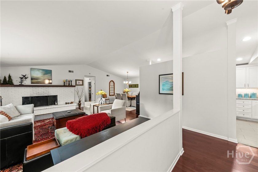 Welcome home to this beautifully remodeled 3-bedroom, 2-bath - photo 11