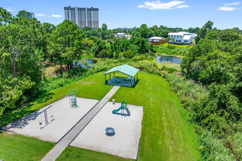 Welcome to a wonderful starter or next-home with 3 bedrooms, 2 - photo 6