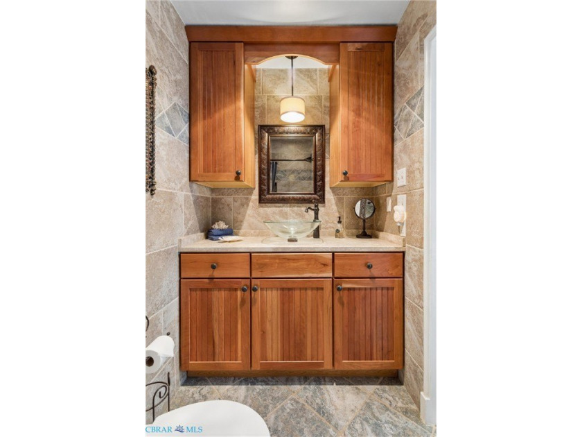 Step into this beautifully updated condo just in time for summer - photo 20