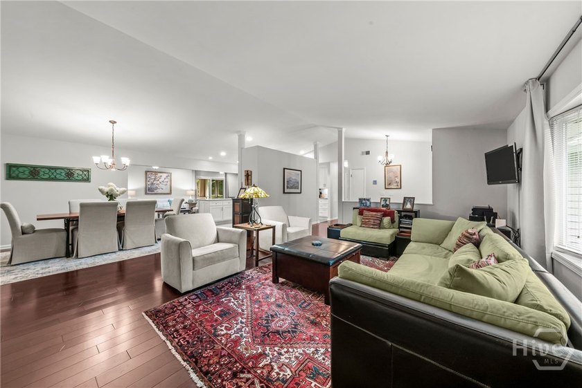 Welcome home to this beautifully remodeled 3-bedroom, 2-bath - photo 23