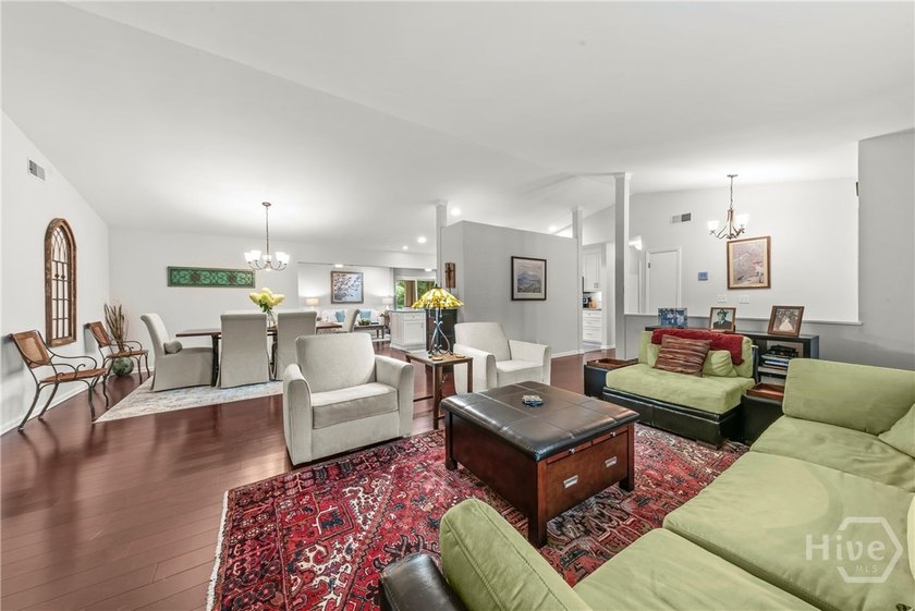 Welcome home to this beautifully remodeled 3-bedroom, 2-bath - photo 24